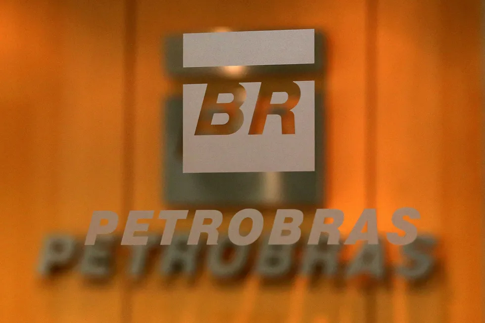 Petrobras godtar kjempebot.