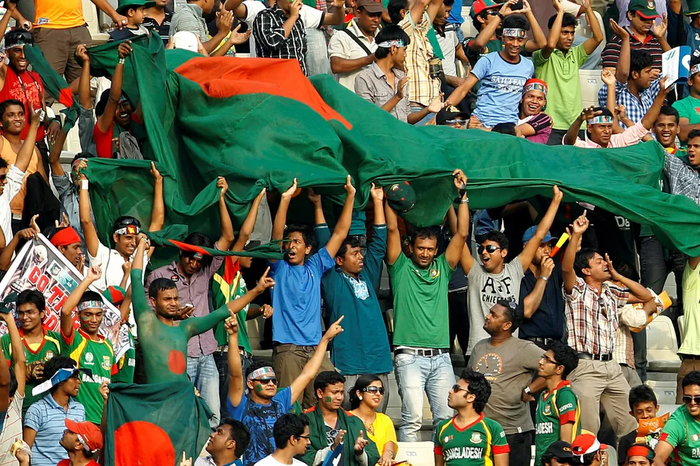 Cheering: Bangladesh cricket supporters