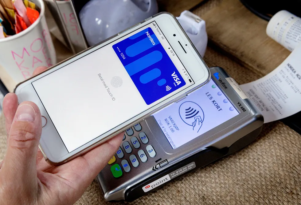 Apple Pay kan være konkurransevridende i Norge dersom de blokkerer sine brukere fra å bruke andre betalingstjenester. Foto: Gorm Kallestad/NTB Scanpix