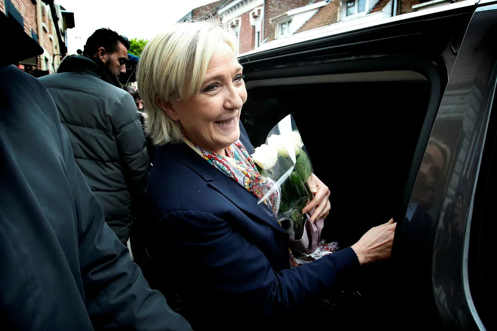 Marine Le Pen skifter navn på partiet sitt for å få flere velgere. Foto: Michel Spingler/AP/NTB scanpix