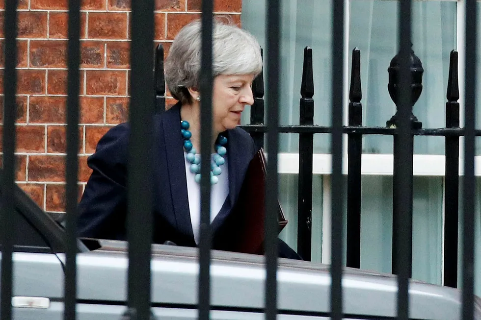 Storbritannias statsminister Theresa May har utsatt avstemningen over brexitavtalen hun har fremforhandlet med EU.