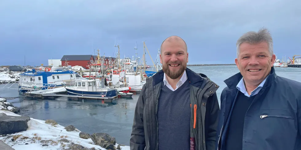 Stortingspolitikerne Willfred Nordlund (Sp) og Bjørnar Skjæran (Ap) var mandag morgen på Andenes for å overraske kommunestyret med prioritering i ny Nasjonal Transportplan.