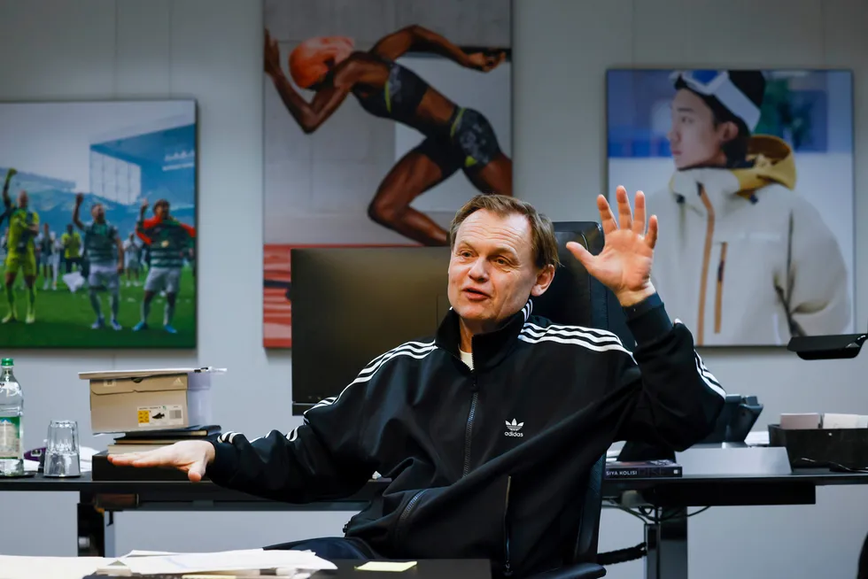 Bjørn Gulden er kjent for sitt enorme nettverk, og henger med stjerner som Usain Bolt og Pep Guardiola. I fjor møtte DN ham på Adidas' hovedkontor for en prat om den nye jobben.