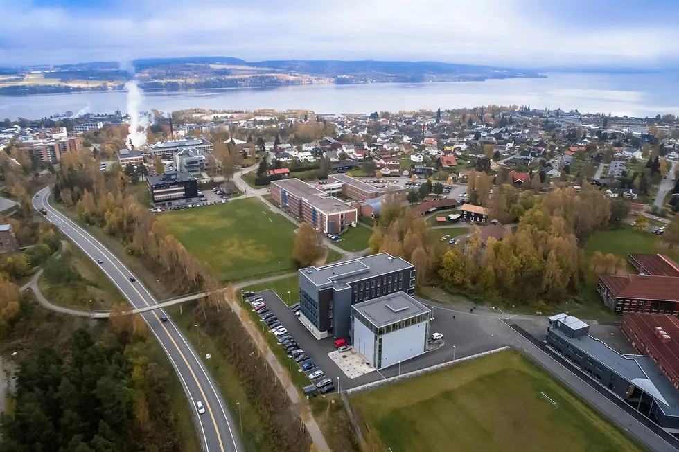 Antall søkere til ingeniørlinjene på NTNUs Gjøvik-campus har økt med 20 prosent. Studiestedet spesialiserer seg på it- og teknologiutdannelser. Foto: Saltvik Media as