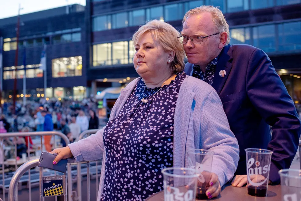 Daværende statsminister Erna Solberg og hennes ektemann Sindre Finnes på Bystrandfestivalen på Marineholmen i Bergen i 2021.