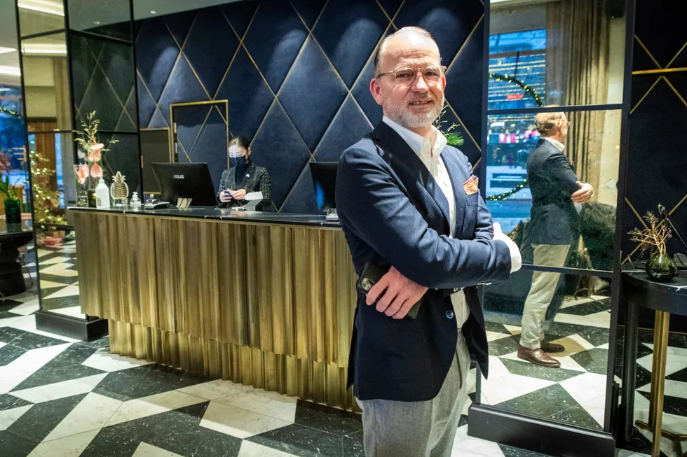 Torgeir Silseth, administrerende direktør i Nordic Choice-kjeden, her på hotellet Amerikalinjen ved Jernbanetorget i Oslo, sier selskapet har jobbet dag og natt etter virusangrepet sist uke.