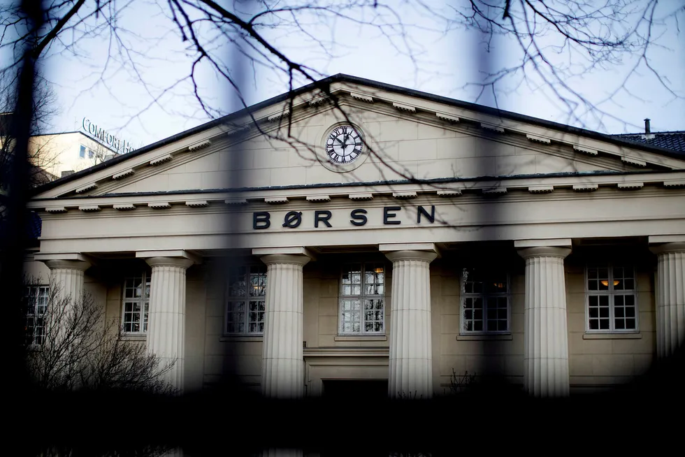 Da Oslo Børs åpnet mandag morgen, hadde hovedindeksen falt over 27 prosent så langt i år.
