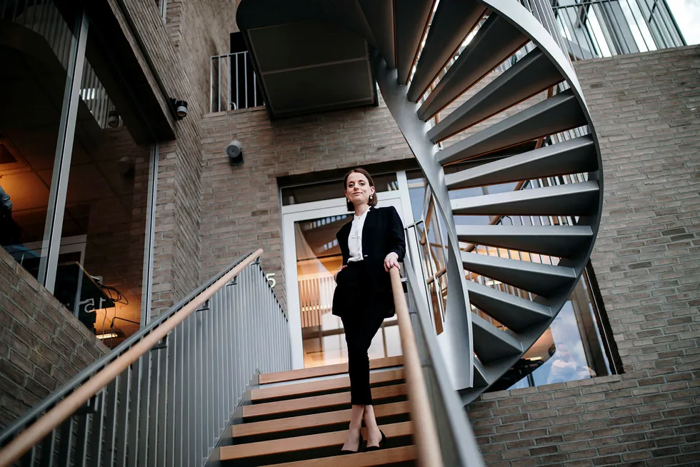 Ine Oftedahl (28) er Communications Director i New Business Data i DNB og leder Ung i Finans. Hun har inntrykk av at lønn er tabubelagt å snakke om.