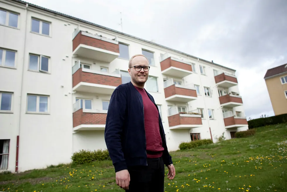 Jens Løkkevik (29) har kjøpt bolig like utenfor Stavanger sentrum. Han og kjæresten skal overta sitt første selveide hjem i juni.