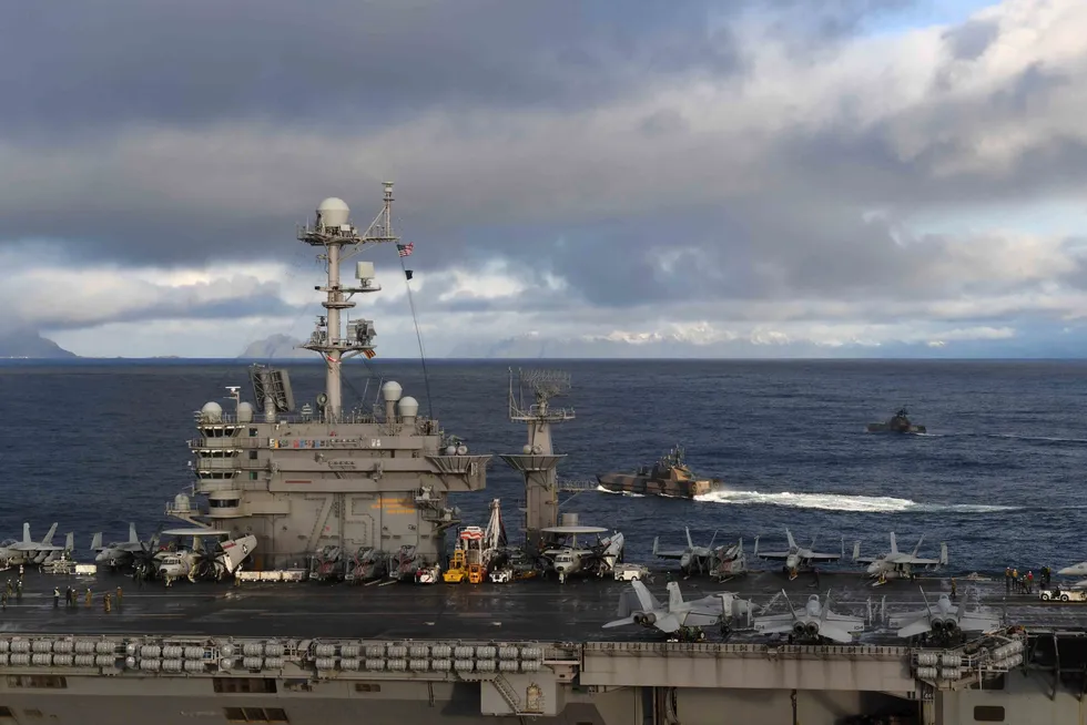 Det vakte oppsikt da USA deltok i Nato-øvelsen Trident Juncture i 2018 med hangarskipet USS Harry S. Truman. Norske korvetter i Skjold-klassen sees i bakgrunnen.