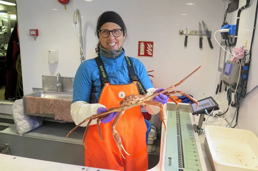 Ann Merete Hjelset er bestandsansvarlig for snøkrabbe ved Havforskningsinstituttet. Nå ber hun fiskerne gjøre toktjobben for Havforskningsinstituttet.