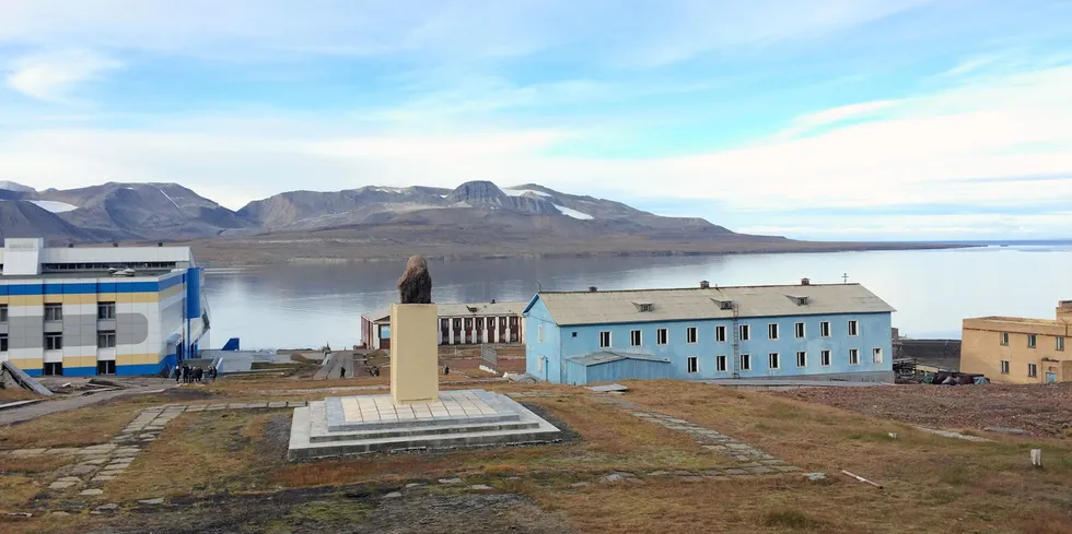 Barentsburg er den russiske bosetningen på Spitsbergen, den største øya på Svalbard.