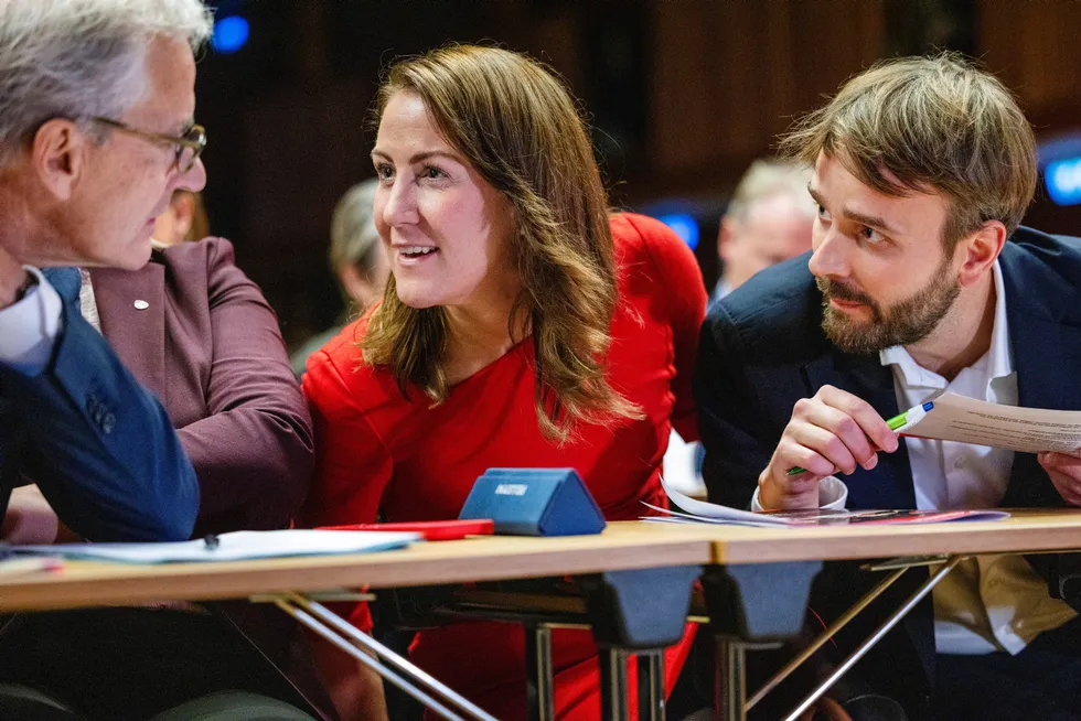 Ideen om å bruke oljepenger til å kutte skatt på arbeid virker helt fraværende, skriver Gisle James Natvik. Aps leder og nestledere: Jonas Gahr Støre, Tonje Brenna og Jan Christian Vestre.