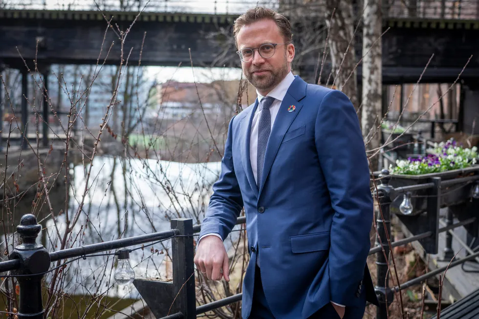 Energi- og miljøpolitisk talsperson Nikolai Astrup (H) utenfor Månefisken ved Akerselva der han torsdag lanserte «Energi for fremtiden – Høyres plan for å sette norsk energi i arbeid».