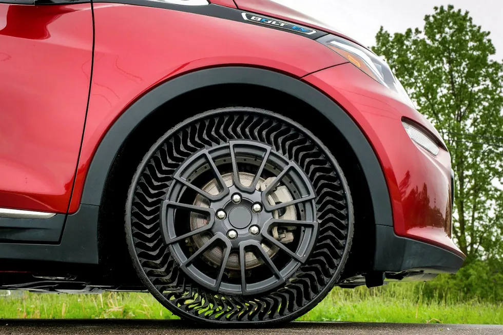 En prototype av Michelins nye dekk Uptis ble for første gang testet på en Chevrolet Bolt i slutten av mai.