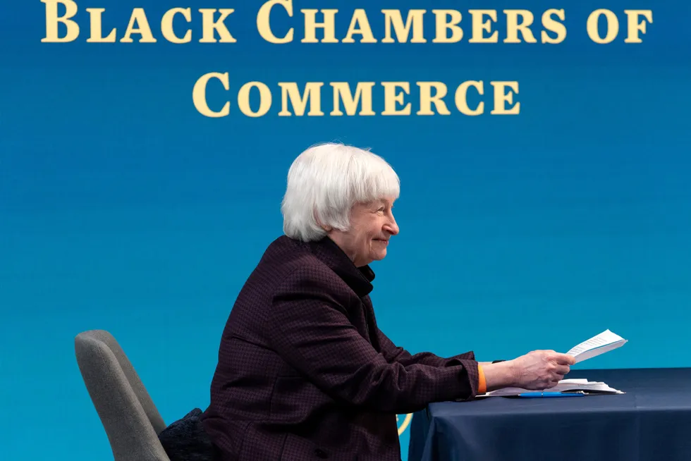 USAs finansminister Janet Yellen tar til orde for en global minimumsskatt for multinasjonale selskaper.