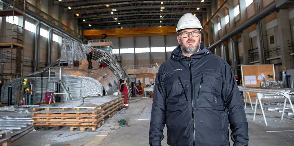 Høye priser, dårlige støtteordninger og manglende infrastruktur på land gjør at få sjarkfiskere snuser på elektriske løsninger når de skal bygge nytt. Det sier Andre Rustad ved GOT Marine.