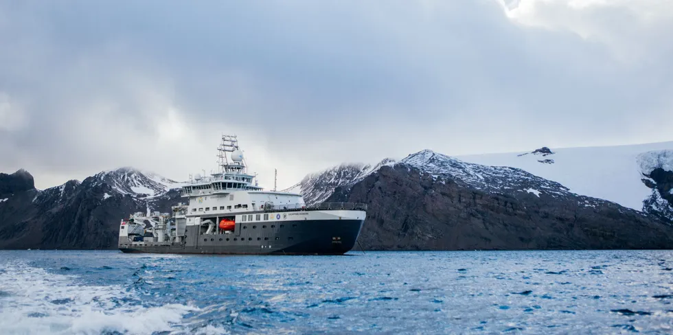 Forskningsfartøyet «Kronprins Haakon» ble levert i 2021. Det gjenspeiles i budsjettet.