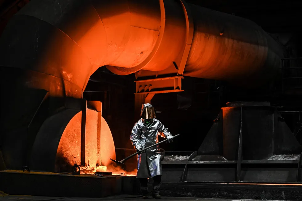 ThyssenKrupp-verket i Duisburg, Tyskland. Stålindustrien frykter utflytting når EU innfører karbontoll.