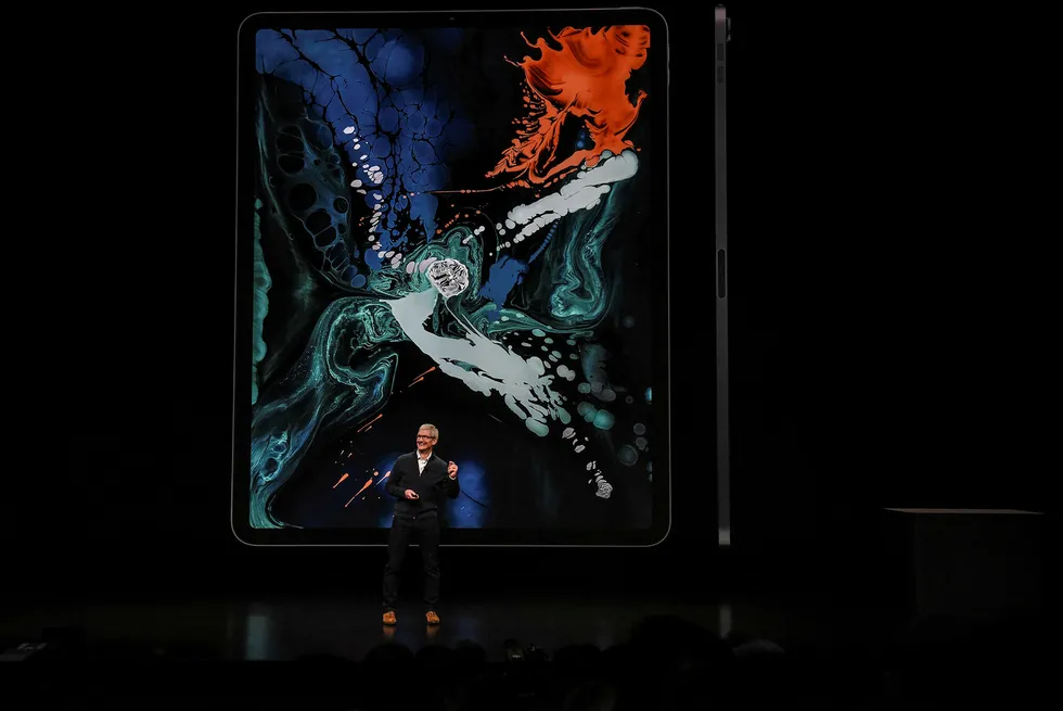 Apple-sjef Tim Cook avduket tirsdag ettermiddag Apples nye Ipad Pro, som kommer i to ulike størrelser.