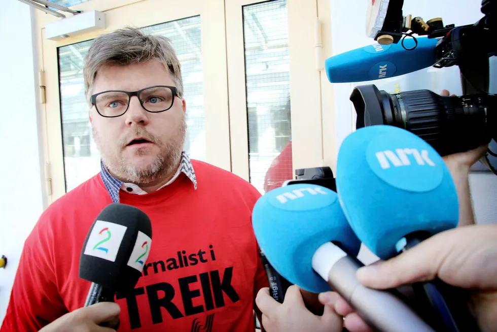 NJ-leder i NRK Richard Aune informerer om at NJ-ansatte i NRK går ut i streik. Foto: Erik Johansen / NTB scanpix