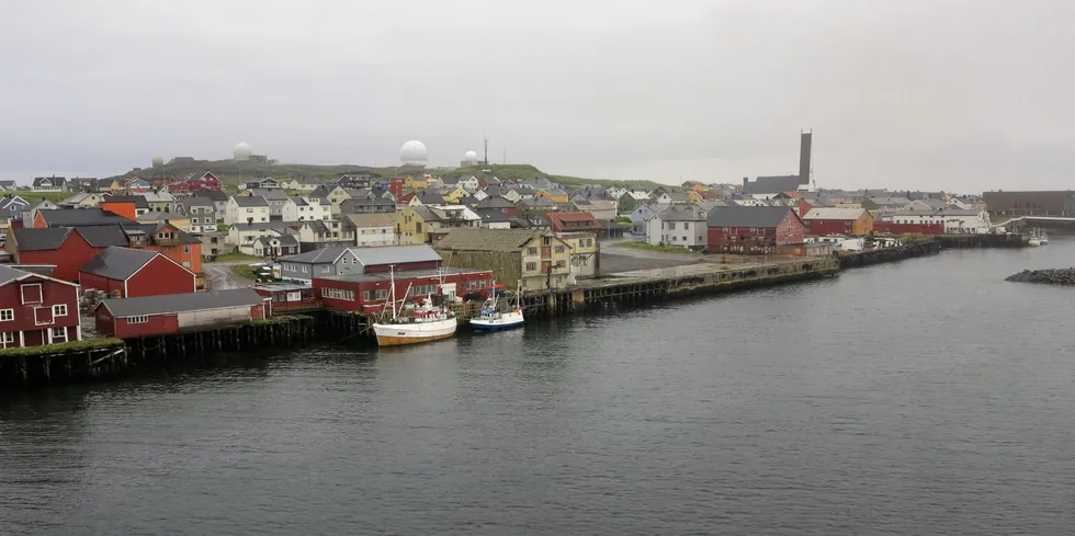 Vardø by og havn.