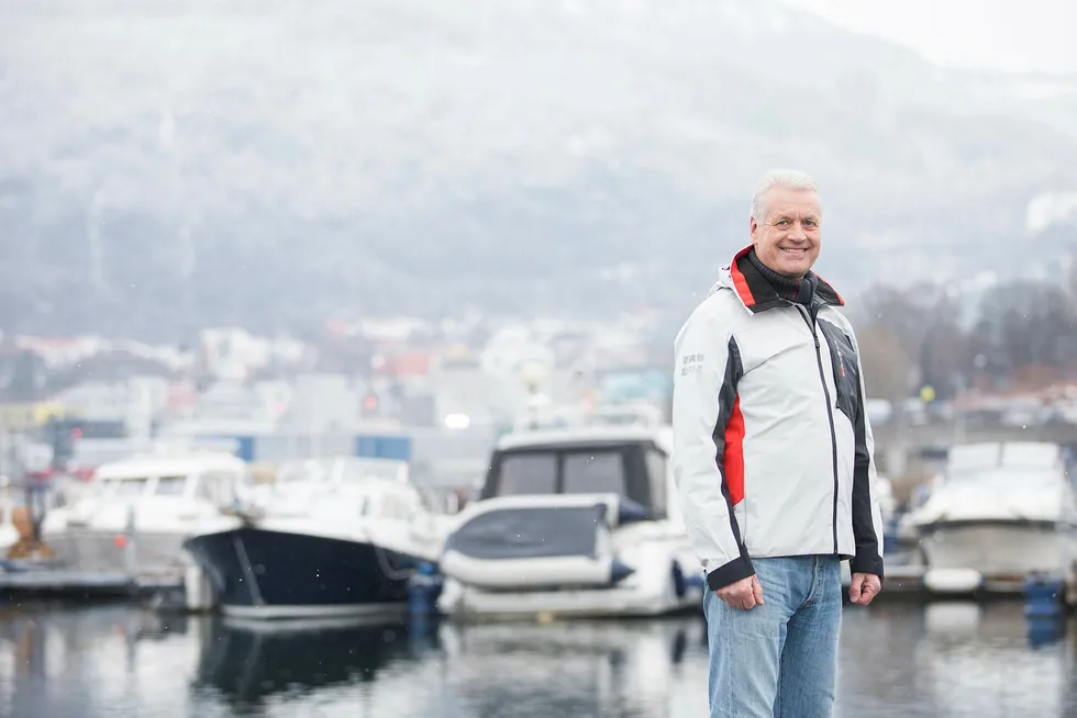 Messegeneral Leif Bergaas har båtplass rett ved huset i Bergen, men drømmen er en litt større båt i varmere strøk som kan brukes noen uker om vinteren når det er kaldt, vått og mørkt i Norge. Foto: Emil Weatherhead Breistein