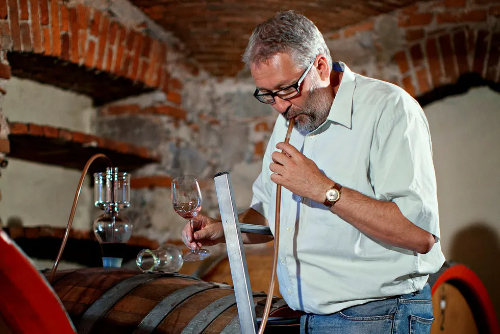 God vin. Sveitseren Christoph Künzli var vinimportør som ble vinbonde i ukjente Boca i Piemonte. Nå lager han regionens beste viner.