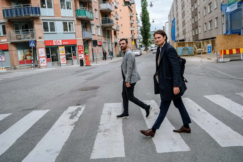Fra venstre: Hicham Chahine, daglig leder i Nip og Thomas Neslein i Stockholm rett før innflytting i nye lokaler. De to forblir blant selskapets største eiere etter transaksjonen.
