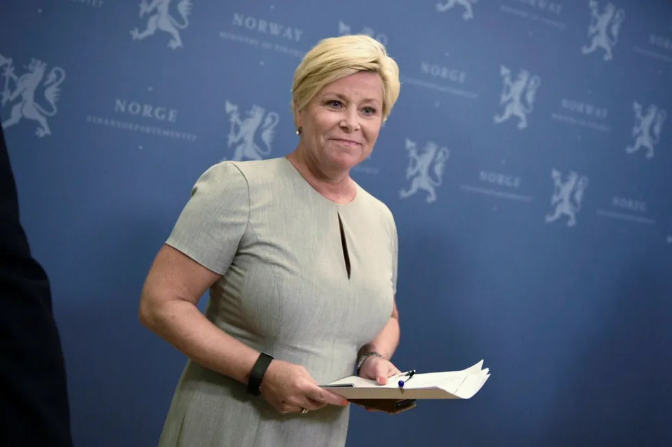 Finansminister Siv Jensen forlenger boliglånsforskriften ut 2019. Foto: Hanna Hjardar