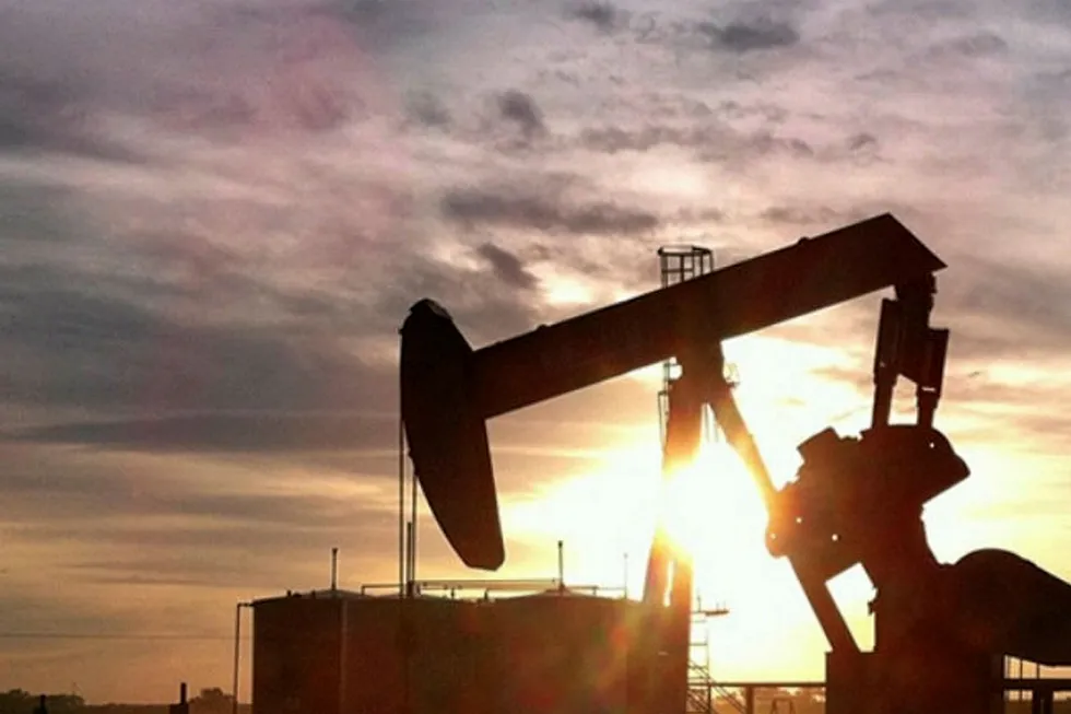 Oil price rebounds heading into weekend