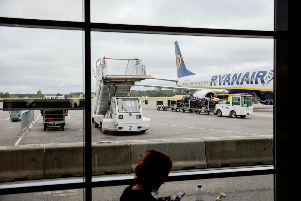 Europas største lavprisflyselskap Ryanair flyr med nær fulle fly. Men også konkurrentene har hatt sterk passasjervekst de siste månedene. Foto: Fredrik Bjerknes