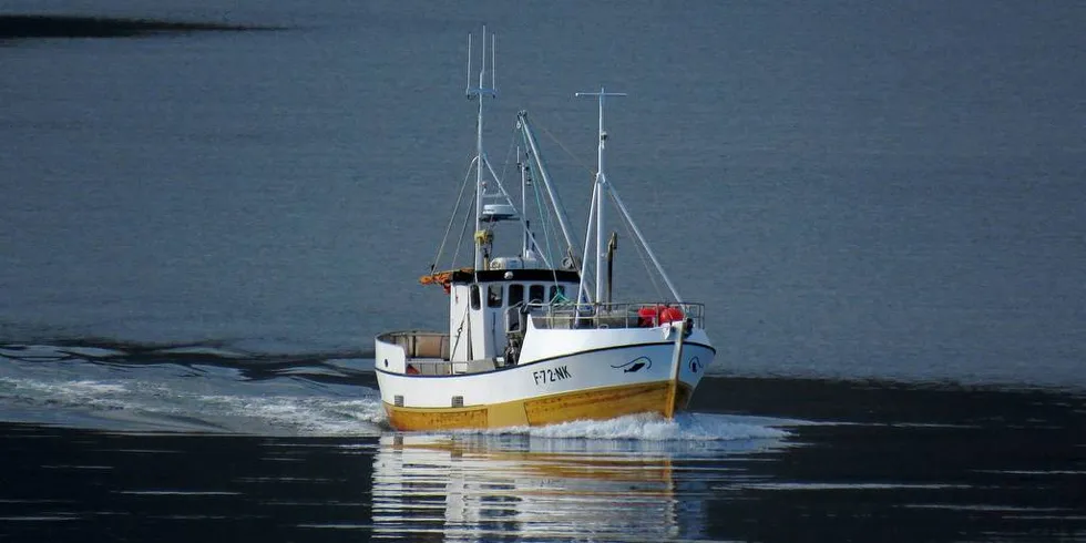 KLAR: Honningsvåg-sjarken «Benoni» var nylig i Svolvær for å få fartøyinstruksen på plass, og rederen kan nå kaste loss å gå på feltet med Sjøfartsdirektoratets velsignelse fra 1. januar.Foto: Jon Eirik Olsen