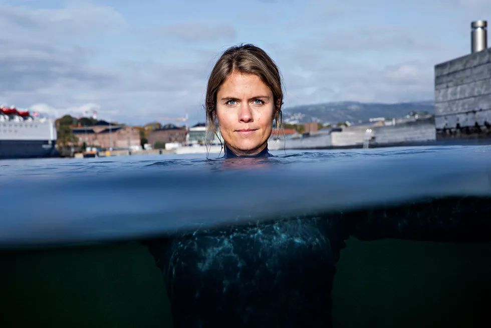 Havinvestor og gründerhjelper Maren Hjorth Bauer (34) kaller seg selv badenymfe, og gleder seg over at det er blitt mulig å bade midt i sentrum av hovedstaden. Hun hopper gladelig ut i Oslofjorden i oktober.