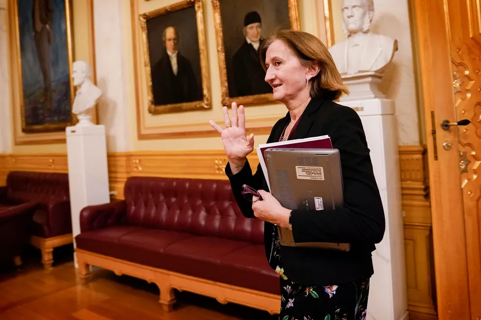 Stortingets direktør Marianne Andreassen ser positivt på at Skatteetaten nå åpner for kontroll i pendlerboligsakene.