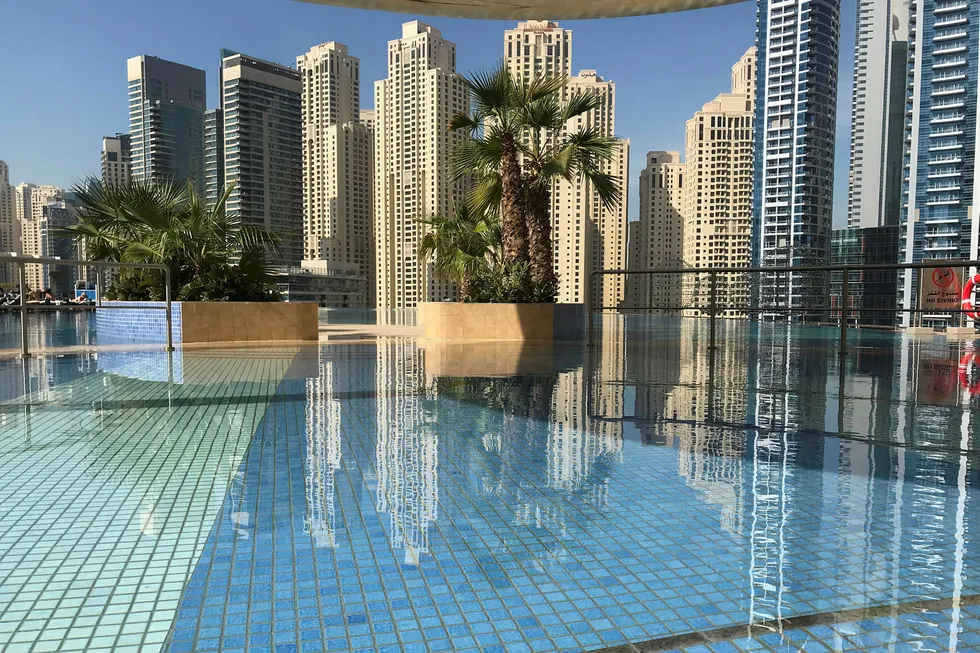 Innimellom shopping eller møter er bassengområdet på Address Dubai Marina et godt sted å hente seg inn.
