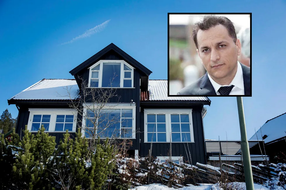 Overlege Mohammad Arabi (48) kjøpt Blåbærsvingen 44 for 11,5 millioner kroner. Alle foto: Fredrik Bjerknes