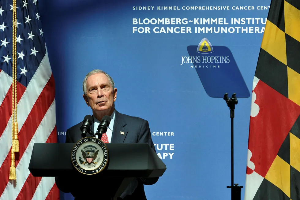 Mangemilliardær Michael Bloomberg anses å være en potensiell kandidat for Demokratene til å kunne slå Trump i presidentvalget for 2020. Her fra lansering av et nytt senter for immunoterapi ved Johns Hopkins i 2016, som han var en betydelig sponsor av.