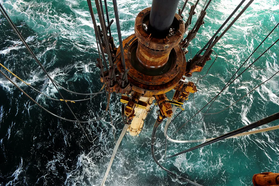 Licensing on hold: a drilling rig in the North Sea