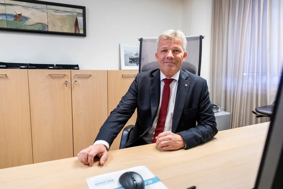 Fiskeri- og havminister Bjørnar Skjæran (Ap) hasteinnkaller til pressekonferanse mandag.