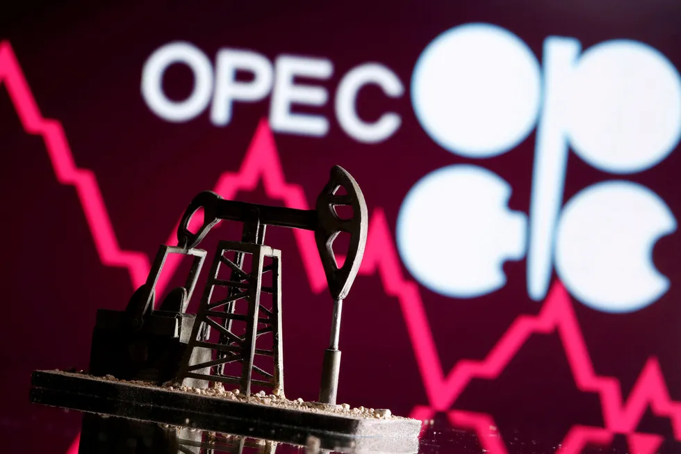 Opec-kartellet utsetter møtet om hvorvidt oljeproduksjonen skal økes for tredje gang.