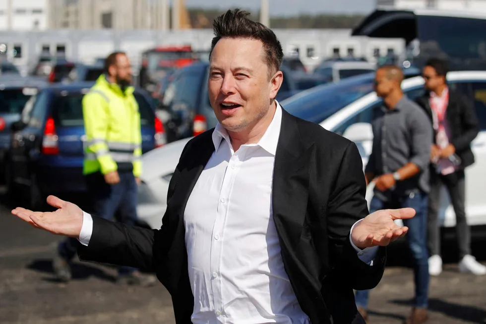 Tesla-gründer Elon Musk har lagt inn et bud som priser Twitter til 43 milliarder dollar.