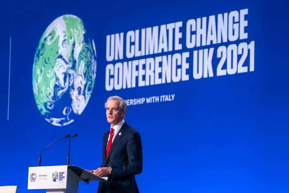 Statsminister Jonas Gahr Støre holder sin tale under klimatoppmøtet i COP Glasgow.