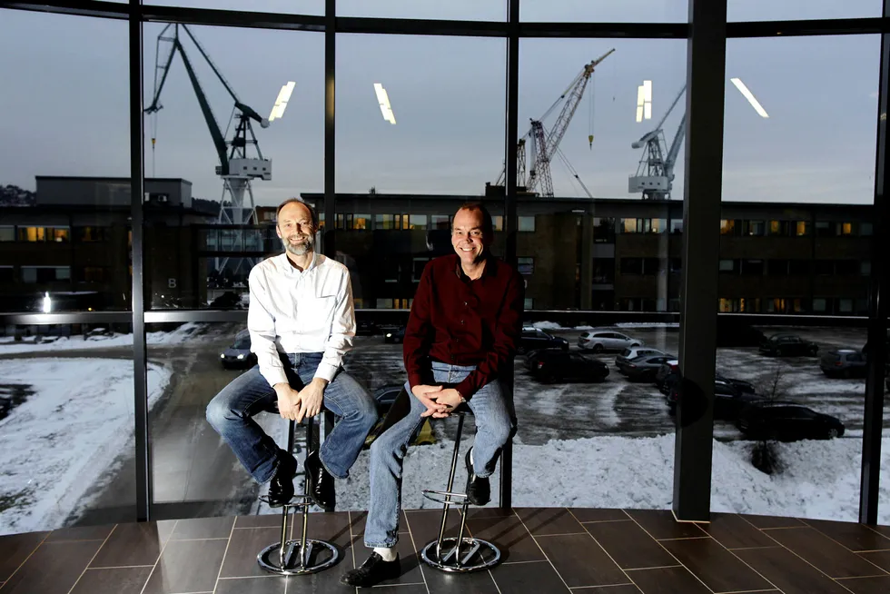 Tom Fedog (til høyre) eier Kristiansand-selskapet Stimline sammen Erik Zachariasen. De tror 2018 blir bedre enn 2017. Foto: Kjartan Bjelland/Fevennen