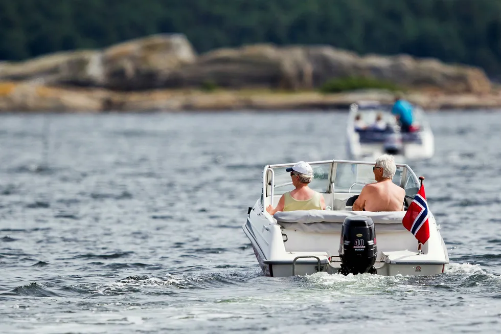 Mange forbereder seg på sommer i Norge ved å kjøpe inn båt og redningsvest. Bildet er fra området rundt Tjøme.