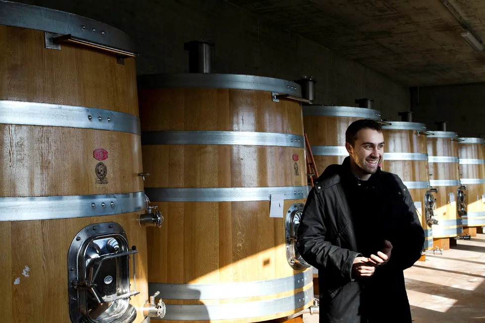 Talent i Piemonte. Luca Roagna takker forfedrene for at han har vinmarkene fulle av gamle vinstokker som tåler en støyt. Foto: Gunnar Lier