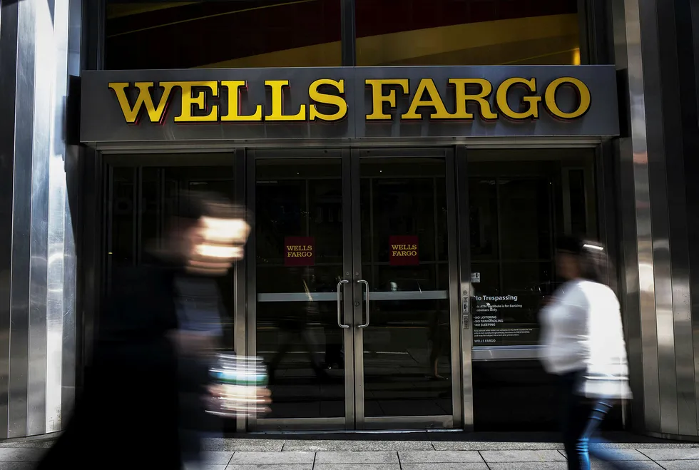 Wells Fargos nye toppsjef Timothy Sloan har fått hendene bundet i forsøket på å gjenreise tilliten til storbanken. Foto: John Taggart/Bloomberg
