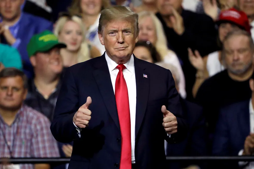 President Donald Trump gestikulerer etter sin tale på et folkemøte i Tampa i Florida tirsdag. Foto: Chris O'Meara/AP/NTB Scanpix