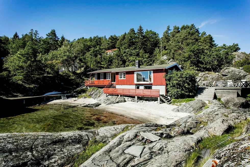 Denne eiendommen på Østre Gumøy utenfor Kragerø med utedo og plass til tre personer ble nylig solgt. Kragerø er den hyttekommunen med flest salg av skjærgårdshytter.