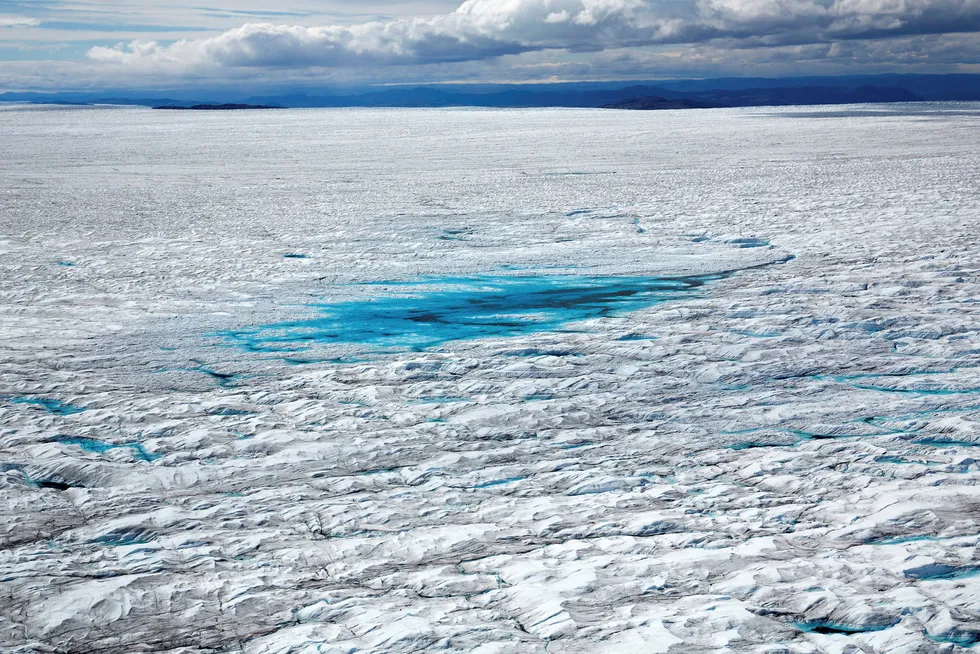 Russell-isbreen utenfor Kangerlussuaq på Grønland med smeltedammer. Foto: Linda Helen Næsfeldt